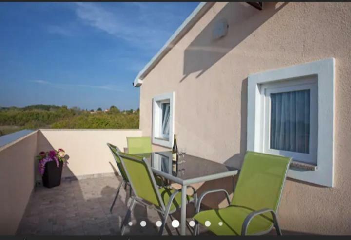 Studio Apartman M&S Perkovic Krmed Exterior foto